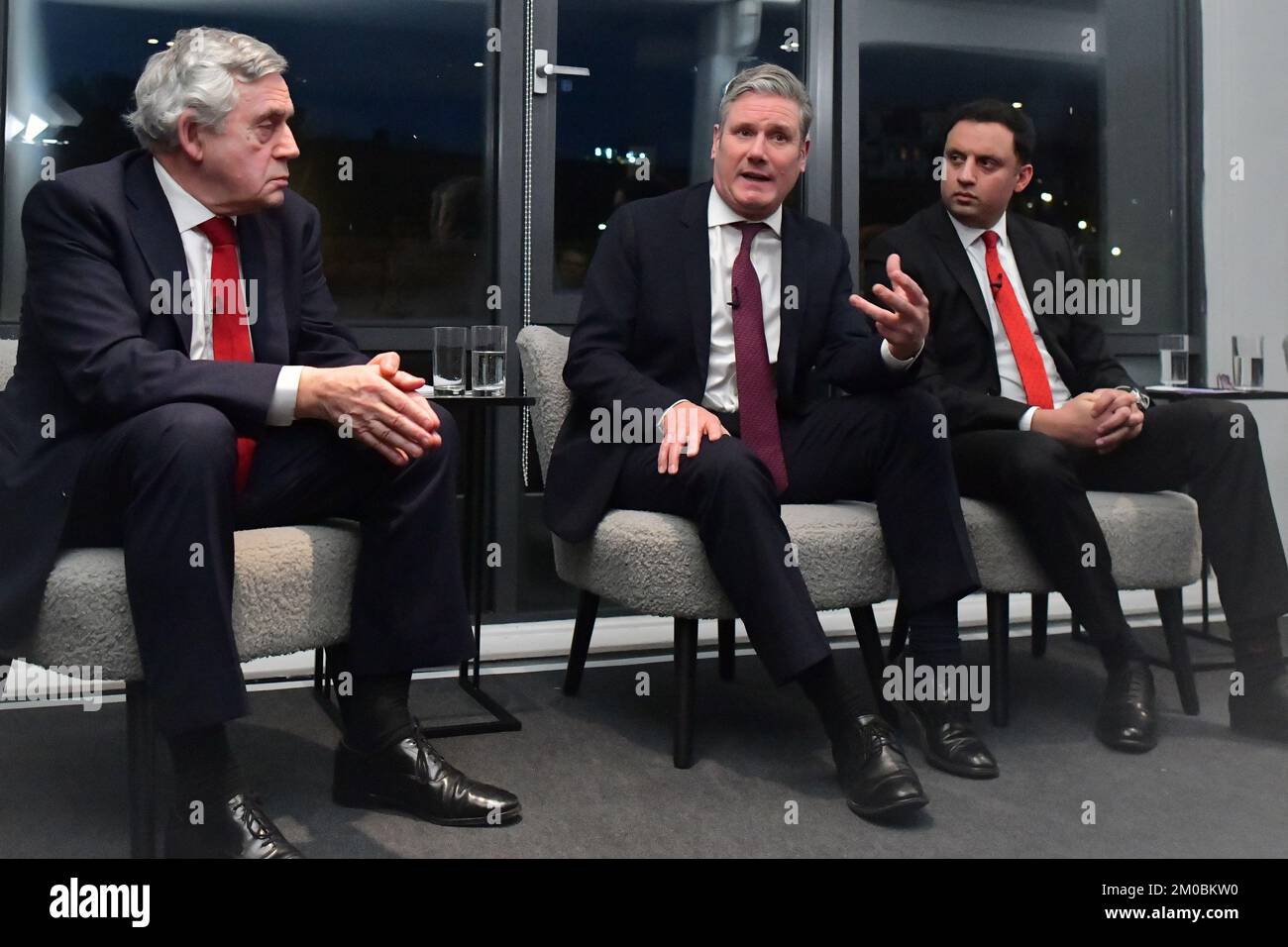 Edinburgh Scotland, UK 05 December 2022. Former Labour Prime Minister Gordon Brown, Labour leader Sir Keir Starmer and Scottish Labour leader Anas Sarwar at the Apex Hotel in the Grassmarket to present plans on how a Labour UK government would redistribute power throughout the UK.  credit sst/alamy live news Stock Photo