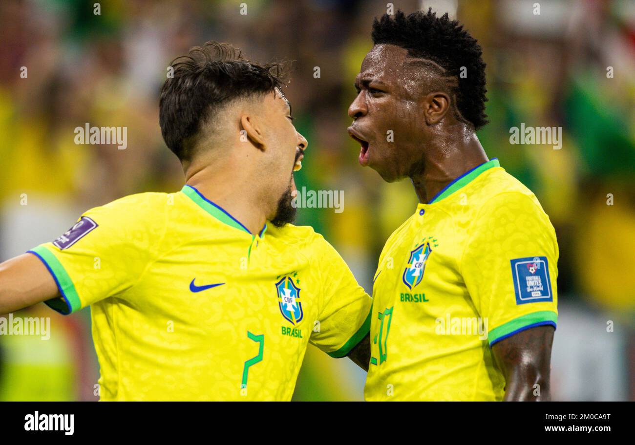 Doha, Qatar. 5th Dec, 2022.  Goal celebration: Lucas Paqueta (Brasilien), Vinicius Junior (Brasilien) Brazil - Korea Republic Brasilien - Südkorea World Cup 2022 in Qatar 05.12.2022 Credit: Moritz Muller/Alamy Live News Stock Photo