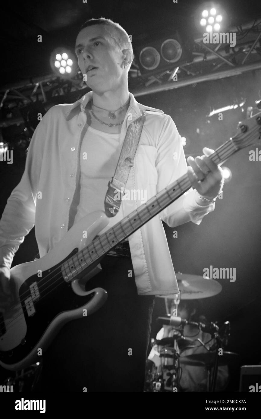 Wolf Alice live in concert in Stockholm, Debaser Strand, Stockholm, 20 January 2018 - Theo Ellis, bass player Stock Photo
