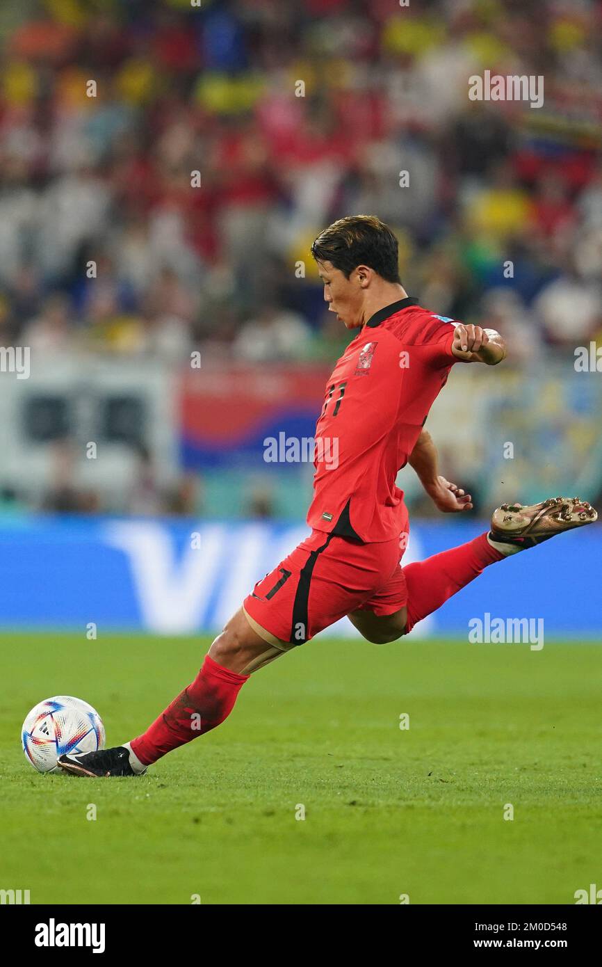 Doha, Qatar. 05th Dec, 2022. Stadium 974 DOHA, QATAR - DECEMBER 5: Player of South Korea Na Sang-ho passes the ball during the FIFA World Cup Qatar 2022 Round of 16 match between Brazil and South Korea at Stadium 974 on December 5, 2022 in Doha, Qatar. (Photo by Florencia Tan Jun/PxImages) (Florencia Tan Jun/SPP) Credit: SPP Sport Press Photo. /Alamy Live News Stock Photo