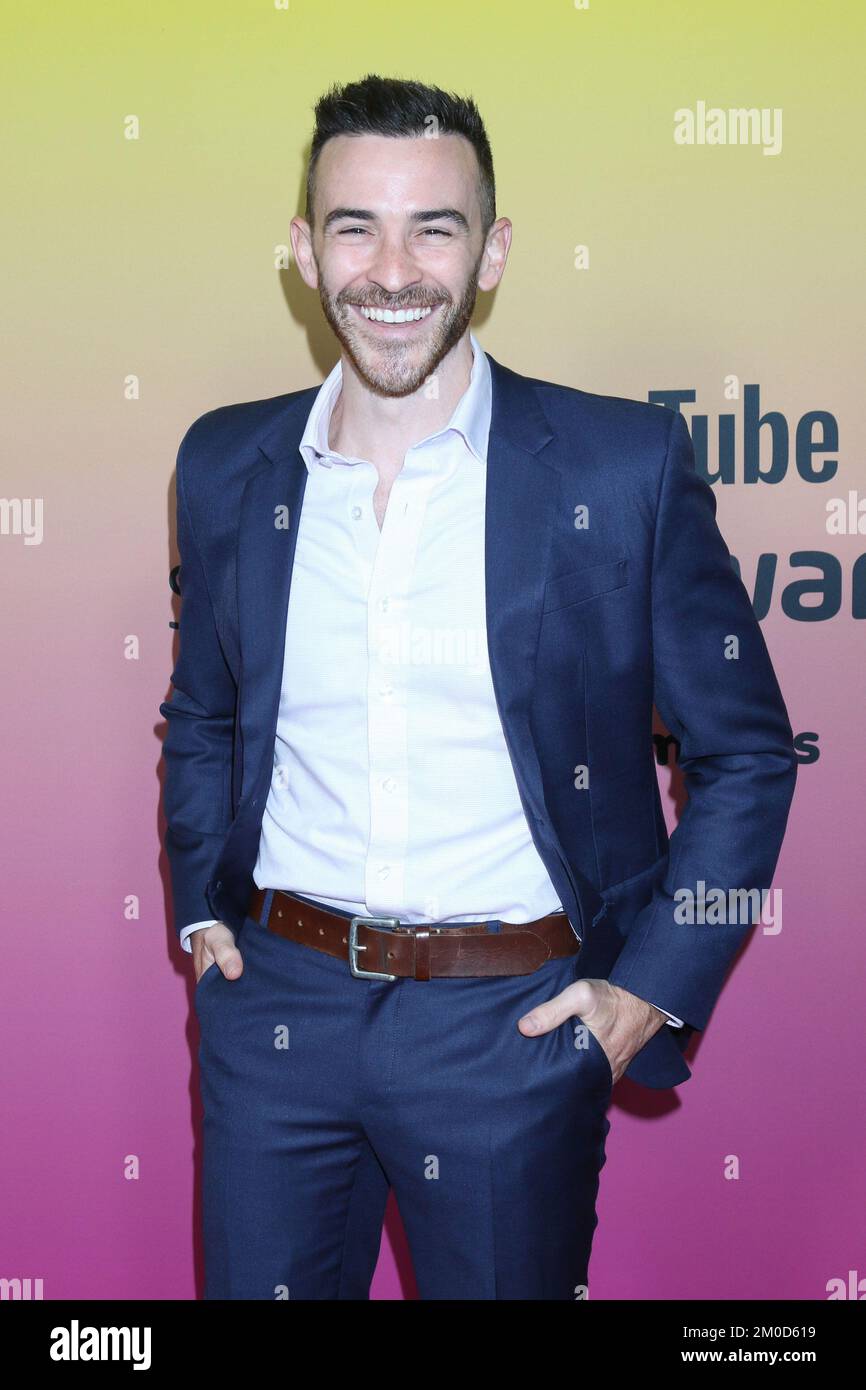 LOS ANGELES DEC 4 Brian Tyler Cohen at the 2022 Streamy Awards at(07)