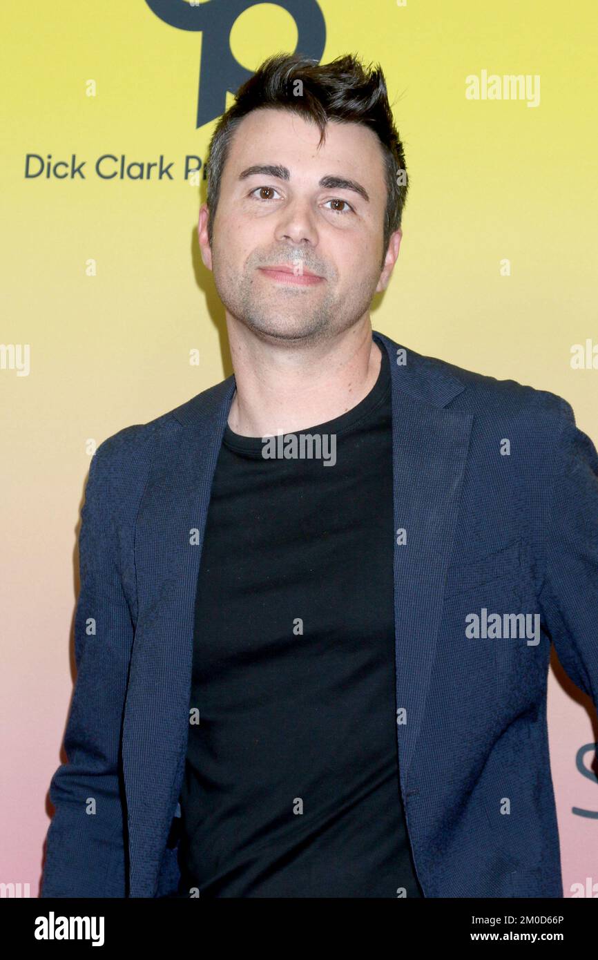 LOS ANGELES DEC 4 Mark Rober at the 2022 Streamy Awards at Beverly