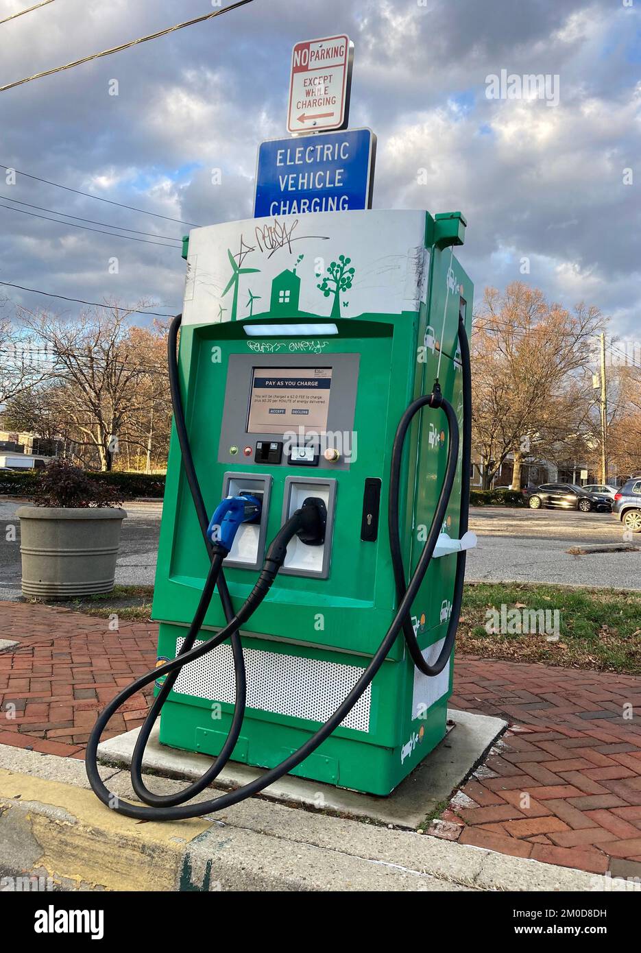 Takoma Park, Maryland, USA. 3rd Dec, 2022. 20221203 A curbside Electric Vehicle Charging
