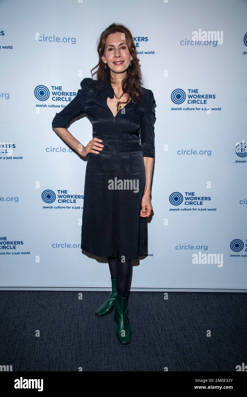NEW YORK, NEW YORK - DECEMBER 05: Jessica Hecht attends the 2022 ...