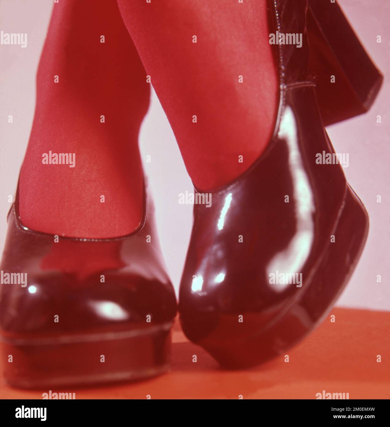 Platform shoes 1972 hi-res stock photography and images - Alamy