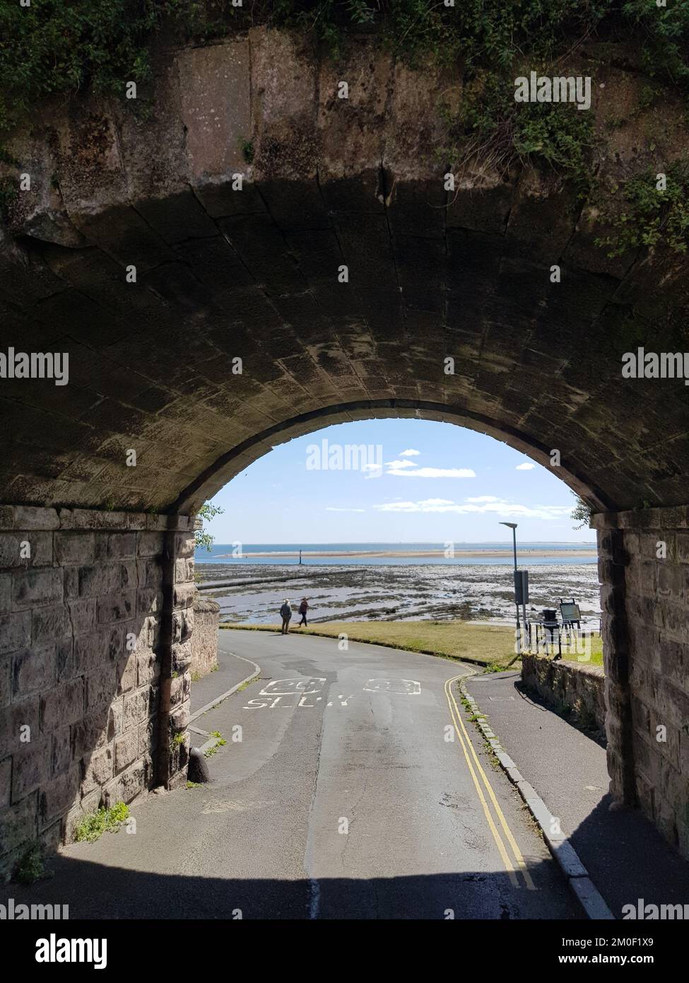 Vertical shot road building hi-res stock photography and images - Alamy