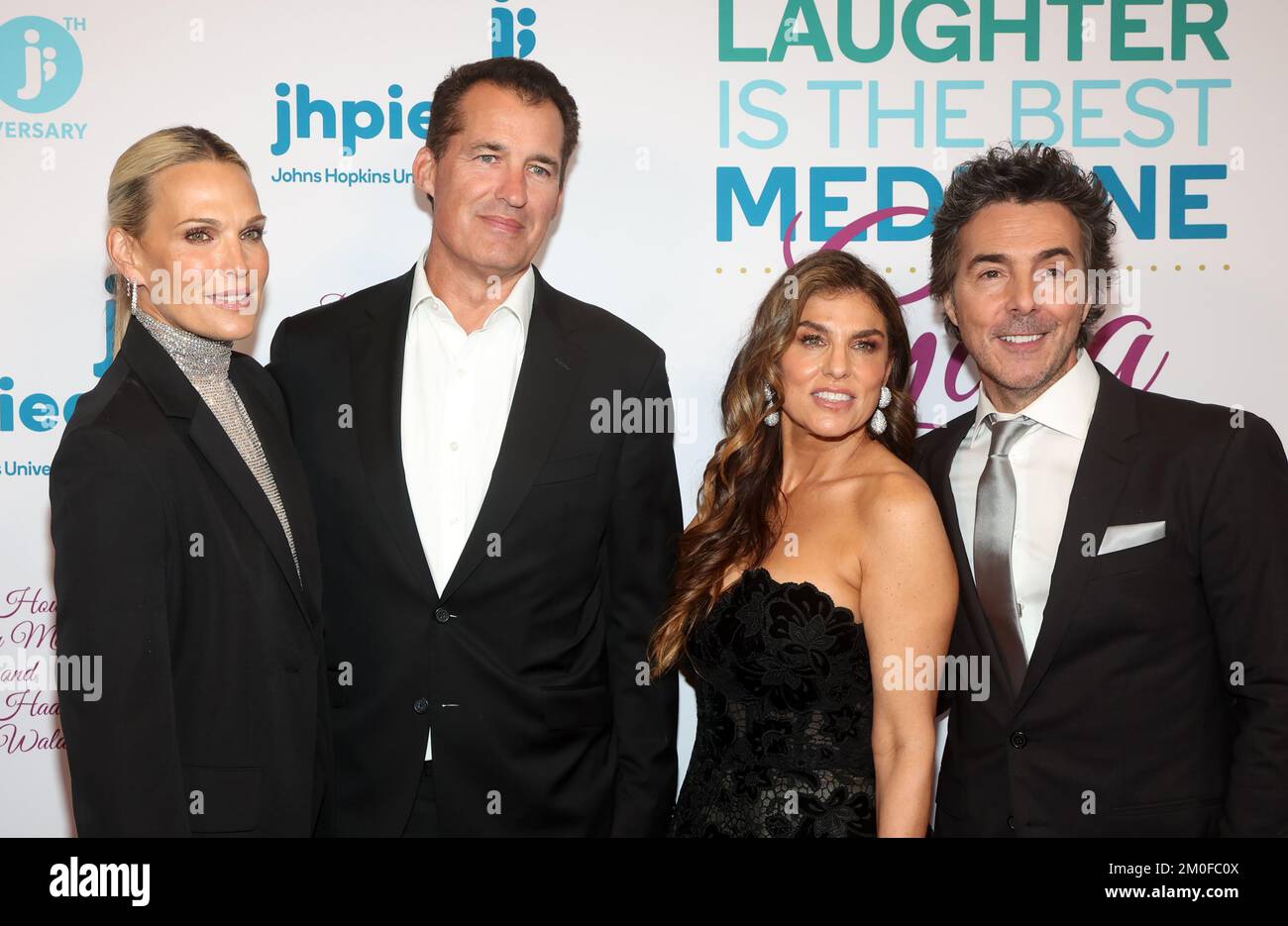 5 December 2022 -Beverly Hills, California - Molly Sims, Scott Stuber