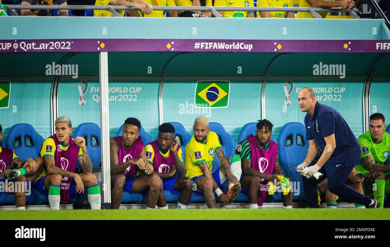 Doha, Qatar. 5th Dec, 2022.  Neymar (Brasilien) on the bench with pain Brazil - Korea Republic Brasilien - Südkorea World Cup 2022 in Qatar 05.12.2022 Stock Photo