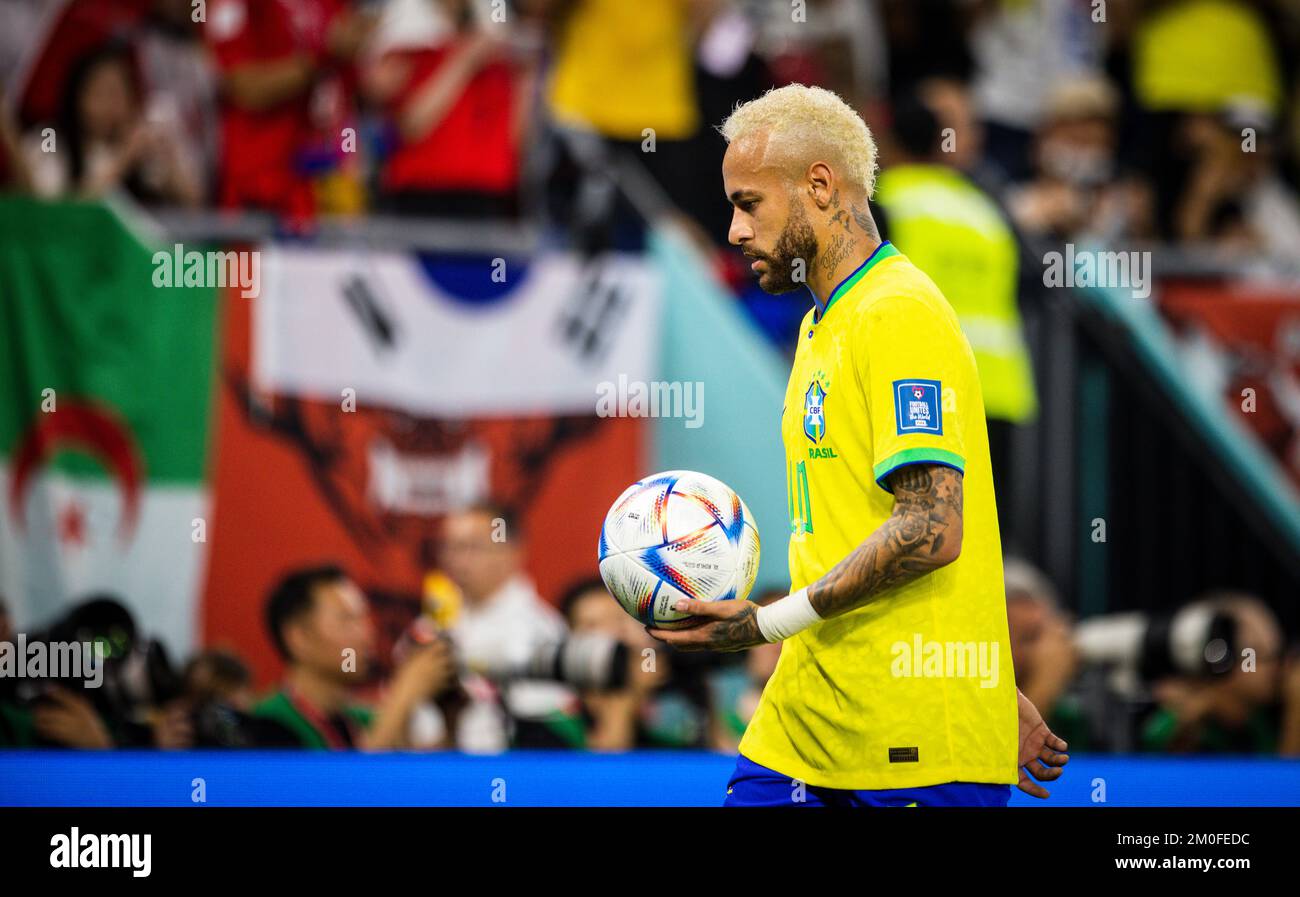 Doha, Qatar. 5th Dec, 2022.  Neymar (Brasilien) Brazil - Korea Republic Brasilien - Südkorea World Cup 2022 in Qatar 05.12.2022 Credit: Moritz Muller/ Stock Photo