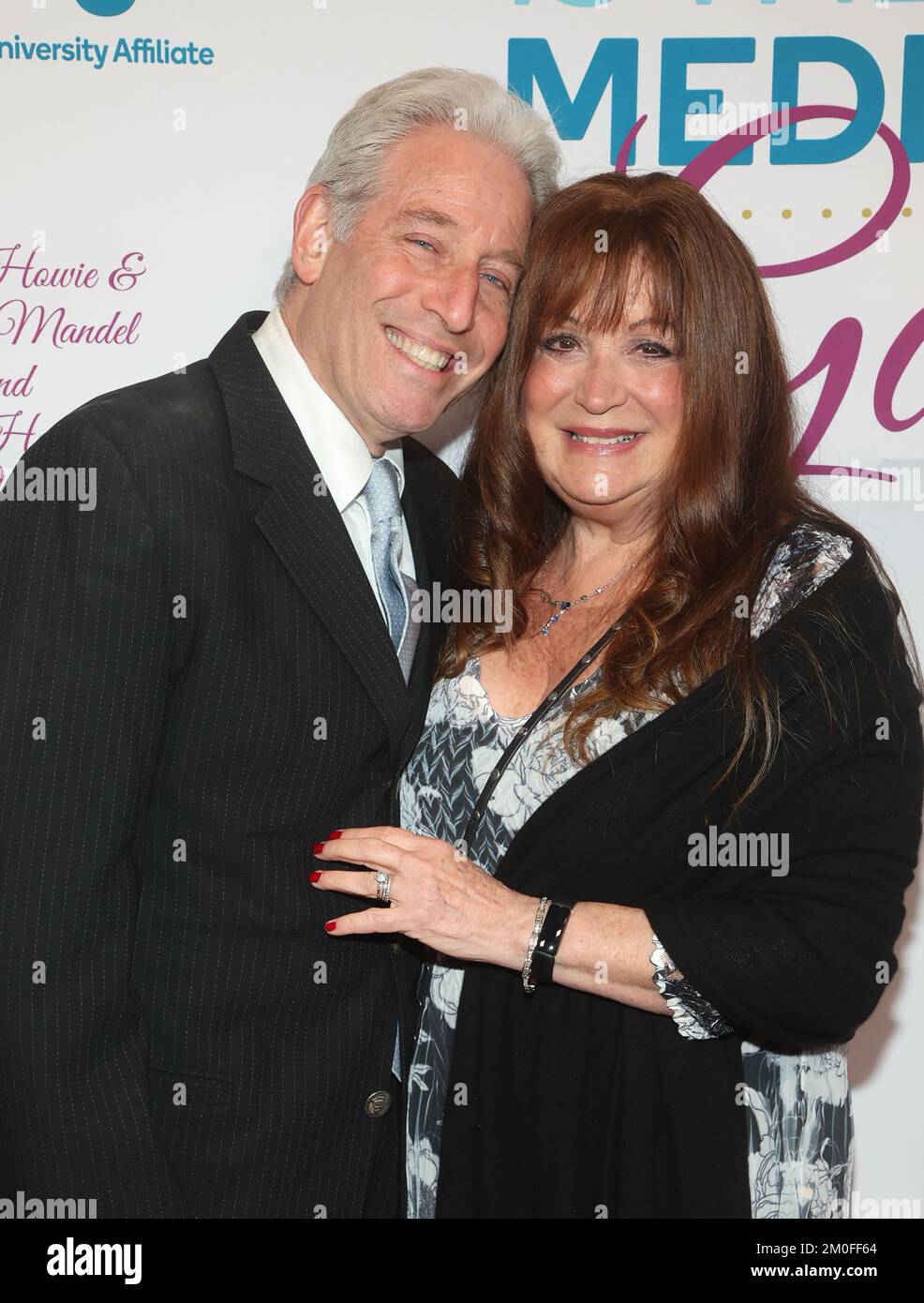 5 December 2022 -Beverly Hills, California - Howie Mandel, Suzi Mandel ...