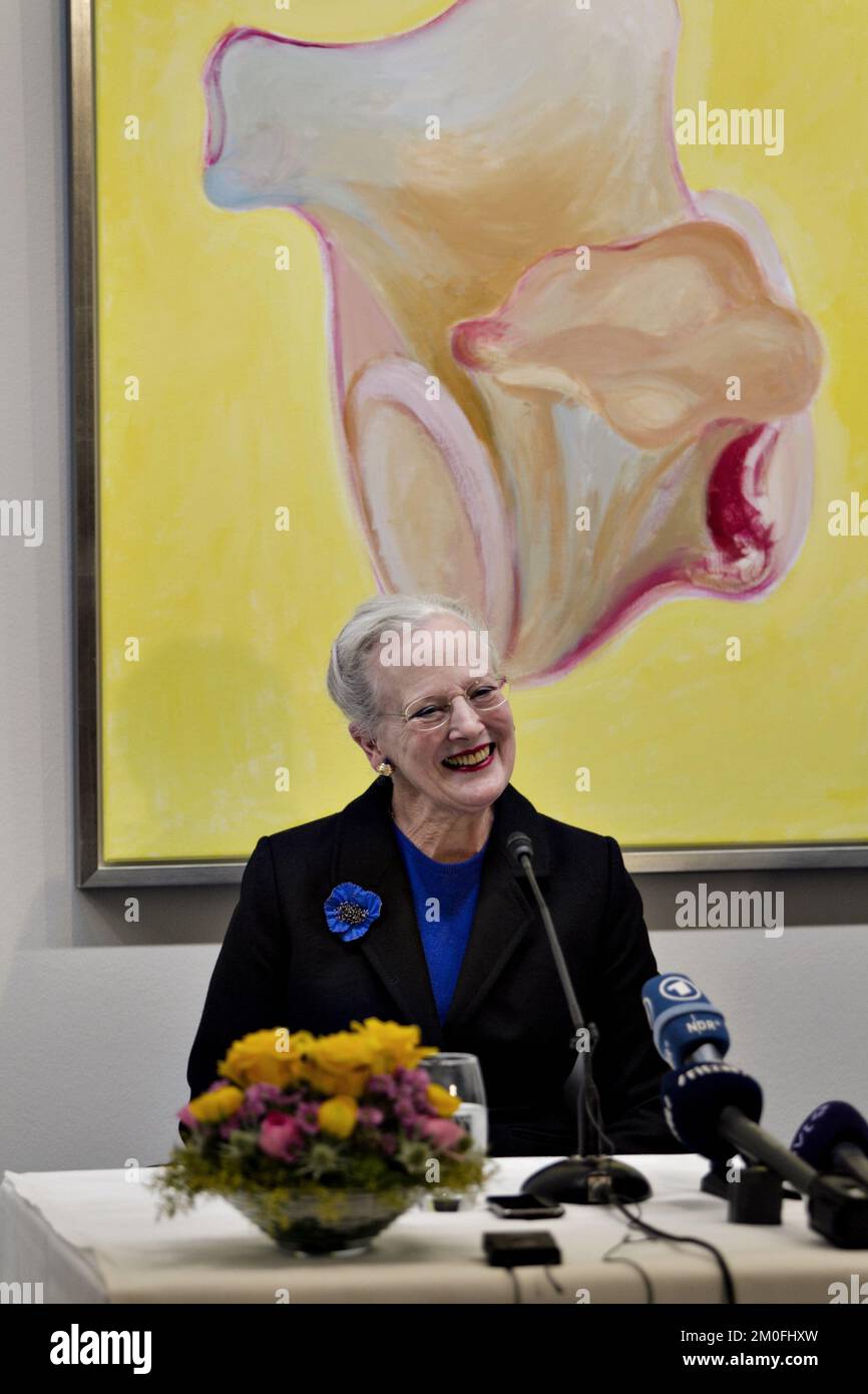 opening-of-the-exhibition-the-essence-of-colour-the-art-of-queen