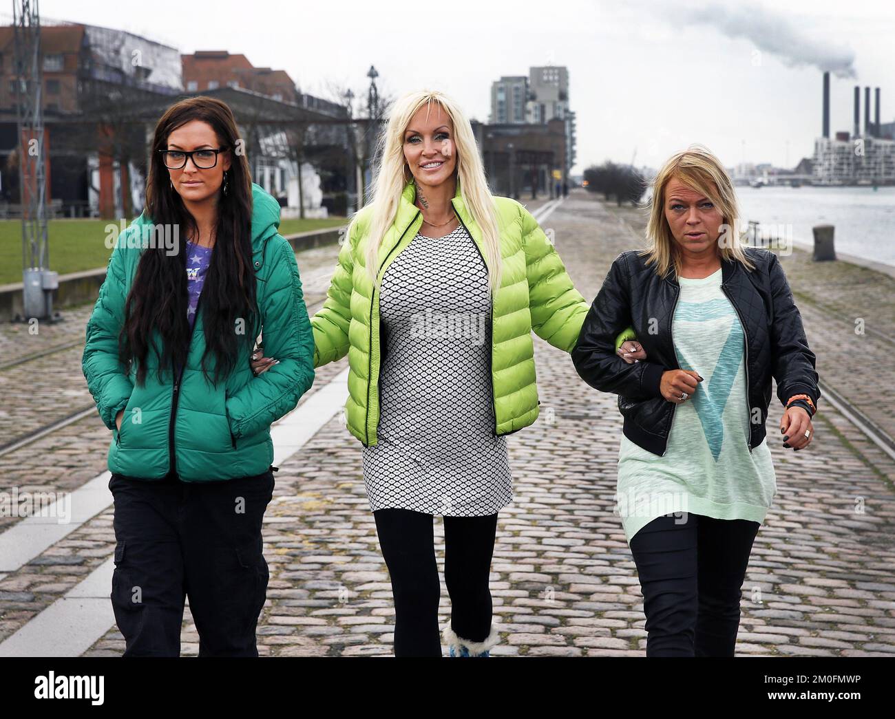 Poses for a portrait with her daughter stephanie kessler hi-res stock