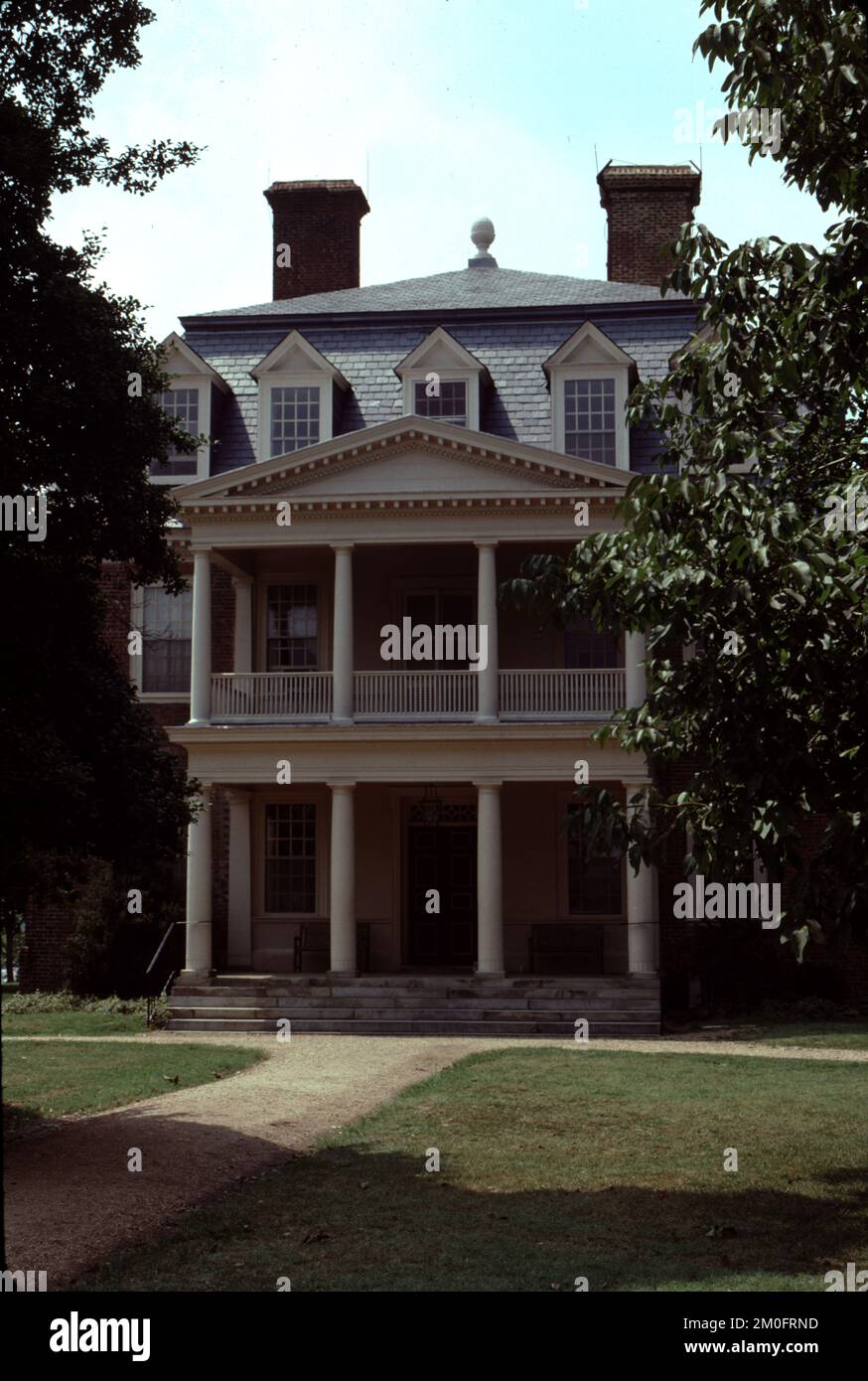 Hopewell, VA. U.S.A. 9/1987. Shirley Planation on the James River has