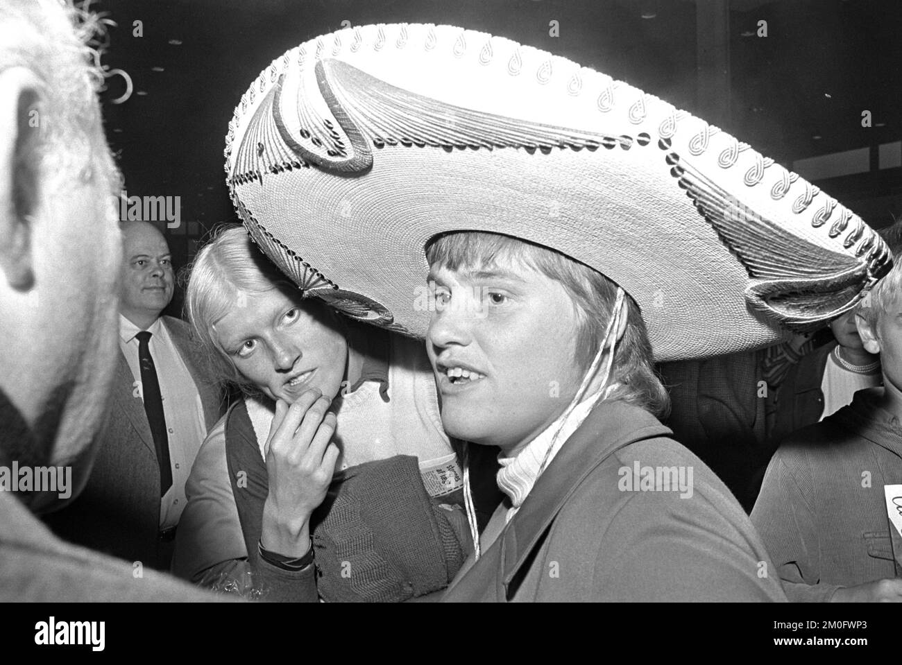 The Danish World Cup soccer girls return home from Mexico. Fot. At the airport and at Kbh.'s town hall. Naerbill. By Lis Lene Nielsen, Lis Pedersen, Susanne Augustesen, Helene Hansen, Family. Team leader Jorgen Andreasen s.m. Birte Kjems and Lis Lene Nielsen. Stock Photo