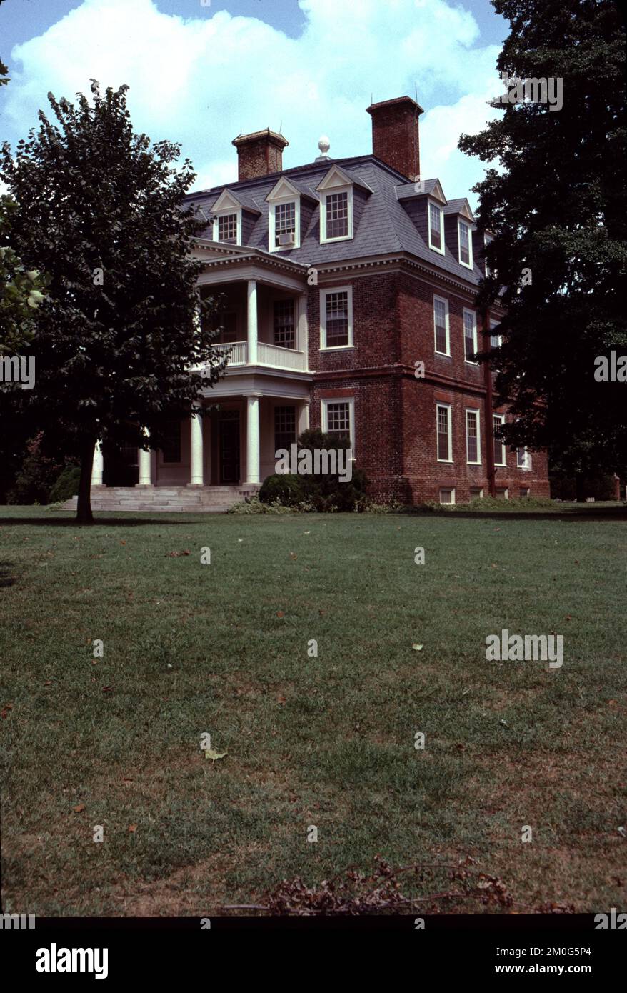 Hopewell, VA. U.S.A. 9/1987. Shirley Planation on the James River has