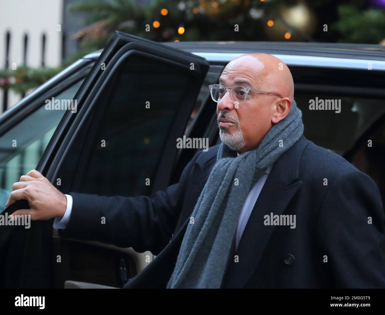 Downing Street, London, UK. 6th Dec, 2022. Minister without Portfolio Nadhim Zahawi arrives for the weekly Cabinet Meeting at No 10 Downing Street. Credit: Uwe Deffner/Alamy Live News Stock Photo