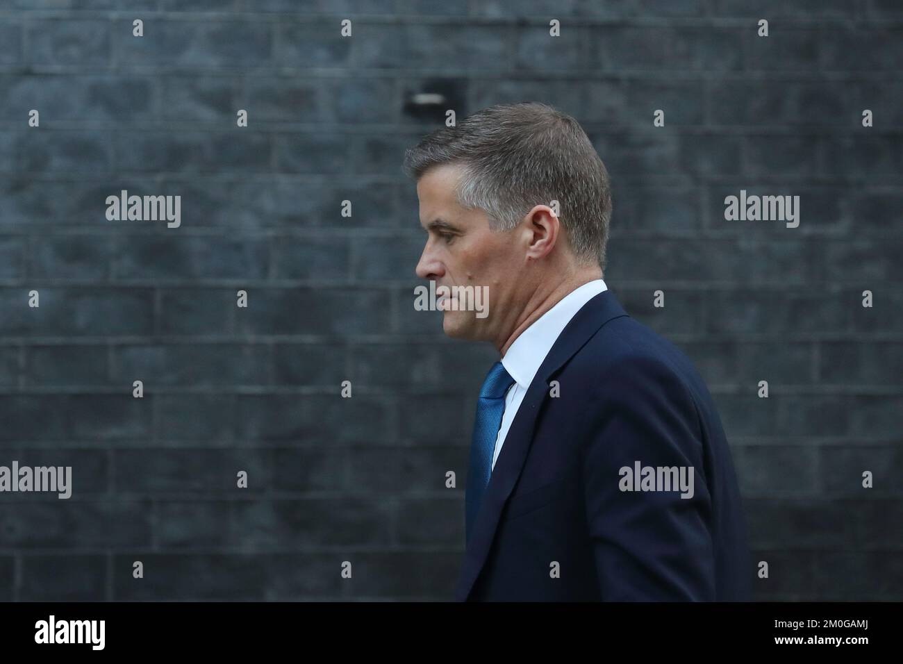 Downing Street, London, UK. 6th Dec, 2022. Secretary of State for Transport Mark Harper arrives for the weekly Cabinet Meeting at No 10 Downing Street. Credit: Uwe Deffner/Alamy Live News Stock Photo