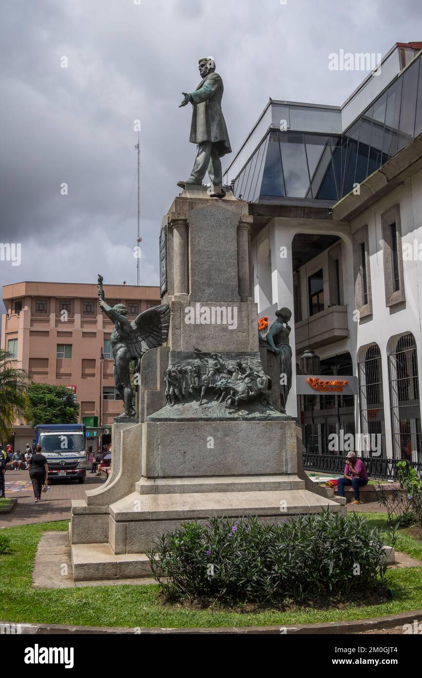 Monument to Juan Rafael Mora, front of the Post and Telegraph building ...