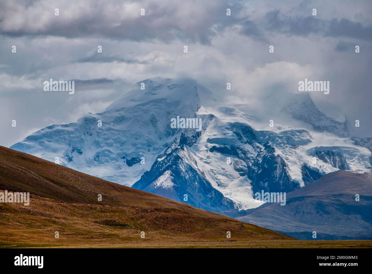 Mount Shishapangma, only mountain with more than 8000 m, along the southern route into Western Tibet, Asia Stock Photo