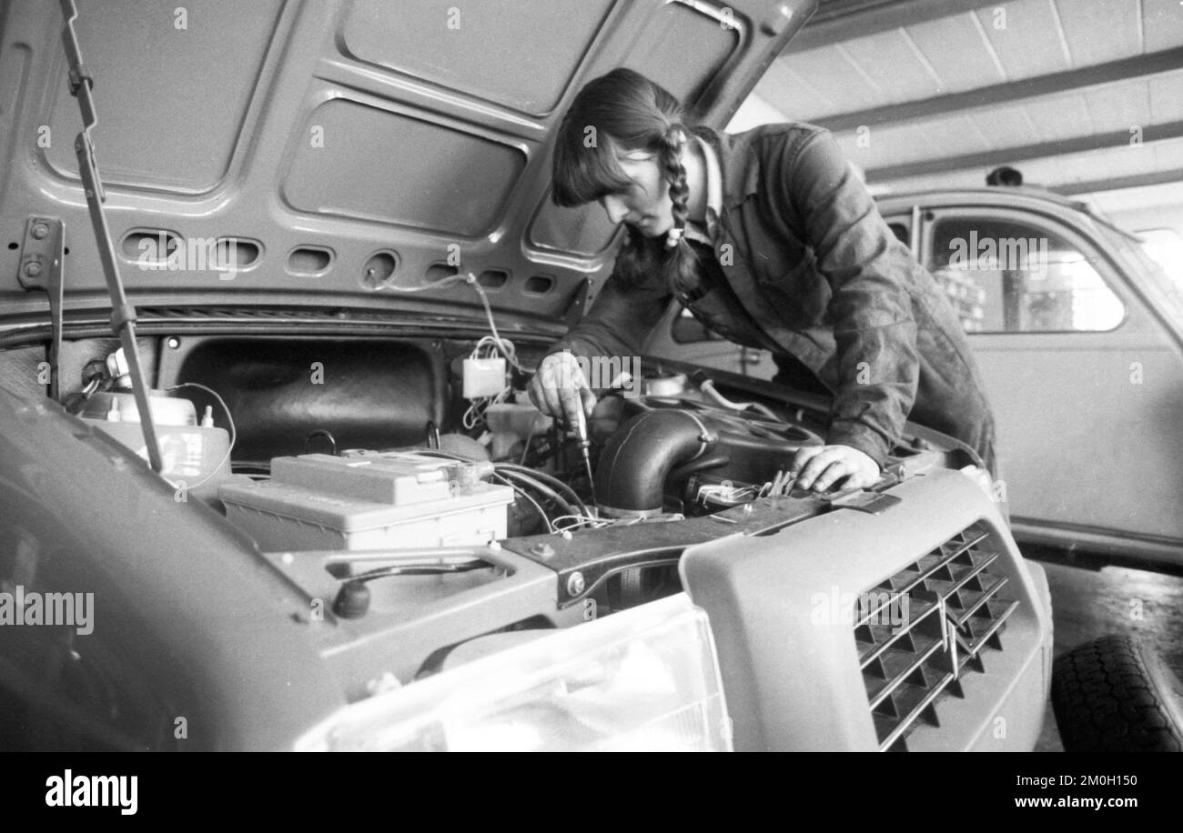 The training of apprentices (Azubis) at the Vocational Training Centre ...