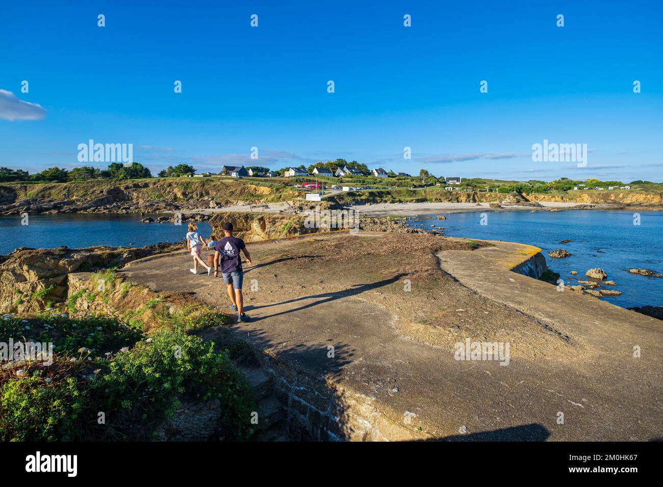 France, Finistere, Moelan-sur-Mer, Pierced Island on the coastal ...