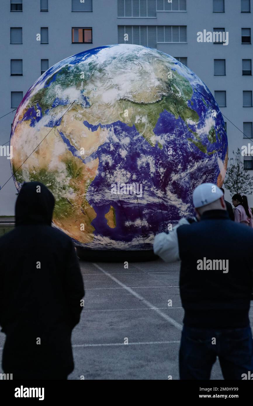 Exhibition of inflatable models of the Earth and the Sun from the Brno