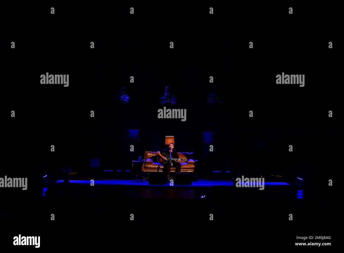 Alex Britti performing during live show  of Tour Sul Divano in Teatro Lirico Giorgio Gaber, Milan, Lombardia, Italy, 05/12/22 Stock Photo