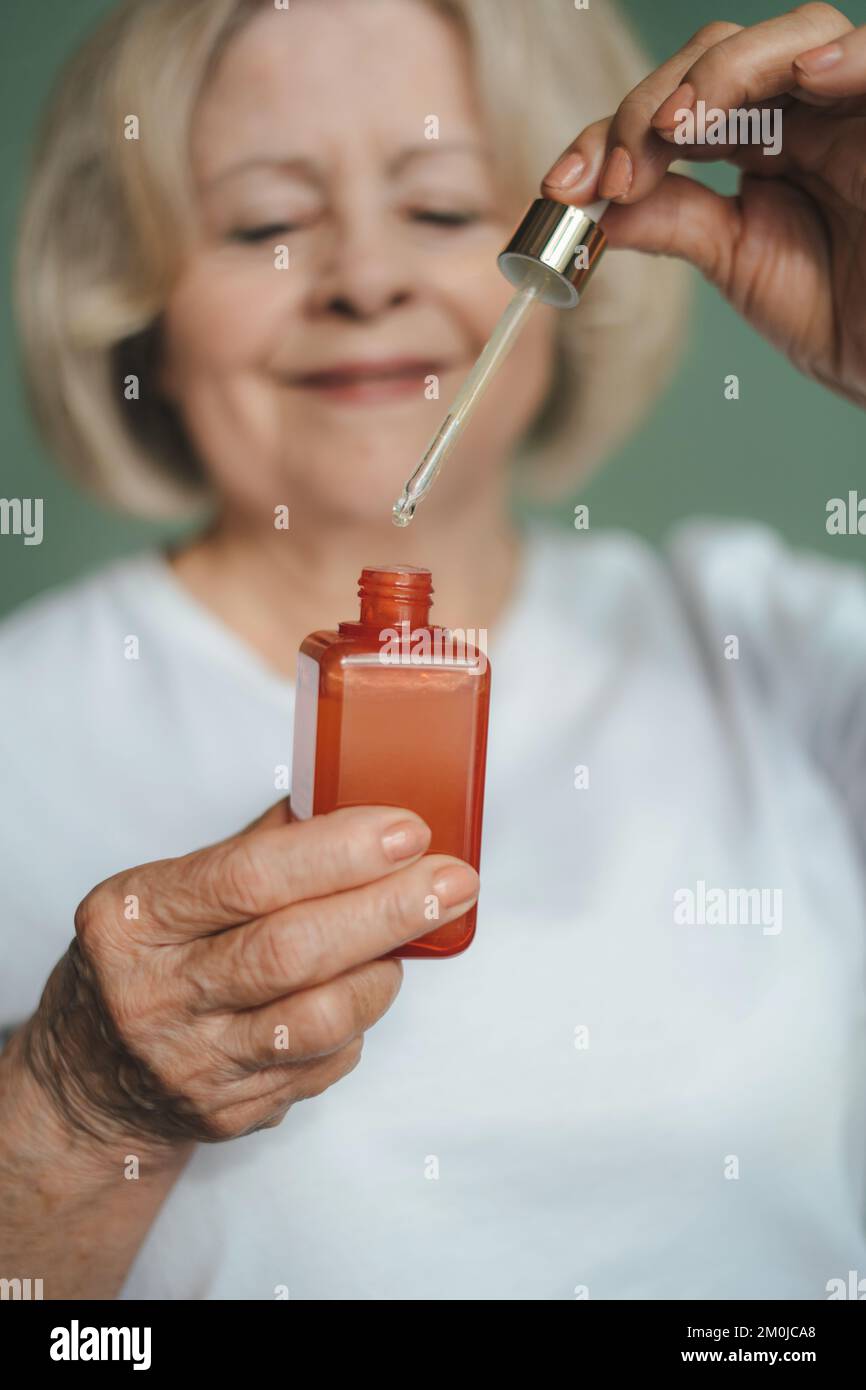 Womans facial complexion hires stock photography and images Alamy