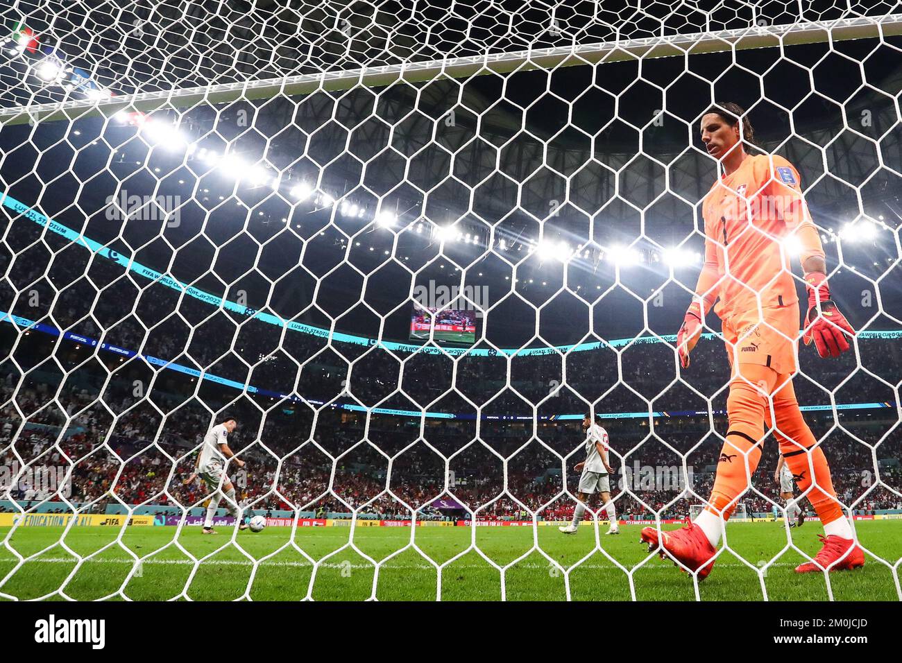 Lusail, Qatar. 06th Dec, 2022. Soccer, World Cup 2022 in Qatar, Portugal - Switzerland, Round of 16, at Lusail Stadium, goalkeeper Yann Sommer of Switzerland is in goal. Credit: Tom Weller/dpa/Alamy Live News Stock Photo