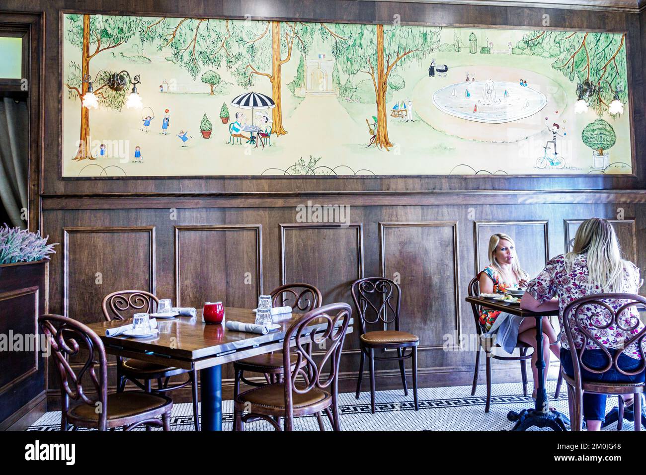 Naples Florida,5th Fifth Avenue South,The French Brasserie inside