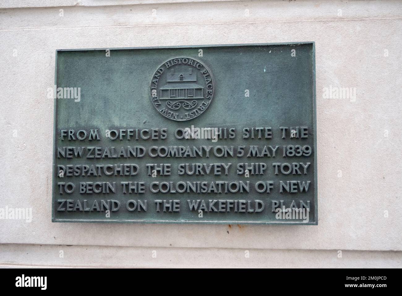 New Zealand Historic Places Trust plaque, Adam Street, London. From offices on this site the New Zealand Co despatched colony ship on Wakefield Plan Stock Photo