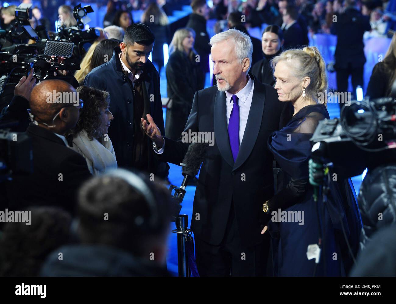 London, UK. 20th Feb, 2016. American director James Cameron and actress Suzy Amis Cameron attend the world premiere of Avatar: The Way Of Water at Odeon Luxe, Leicester Square, London on Tuesday, December 6, 2022. Photo by Rune Hellestad/ Credit: UPI/Alamy Live News Stock Photo