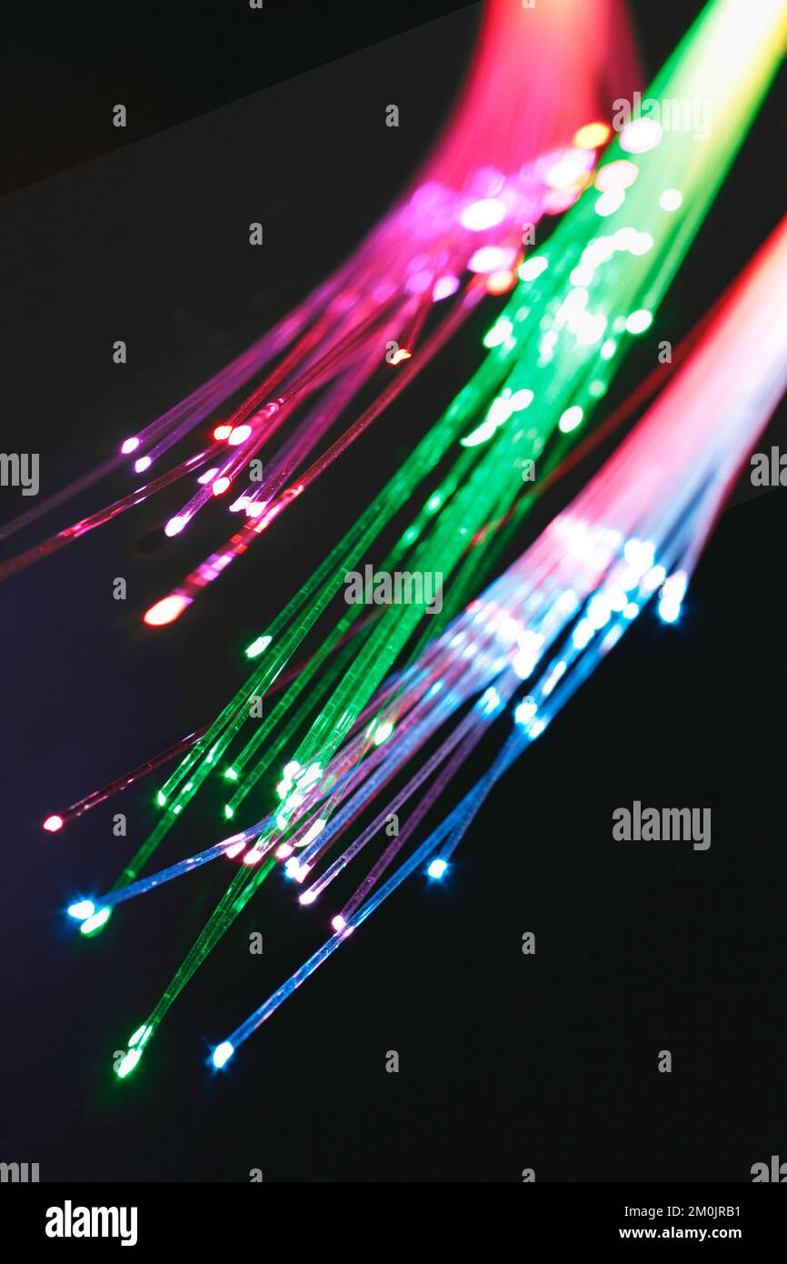 optical fibres; fibers; glass fibres; glass fibers; optics; light