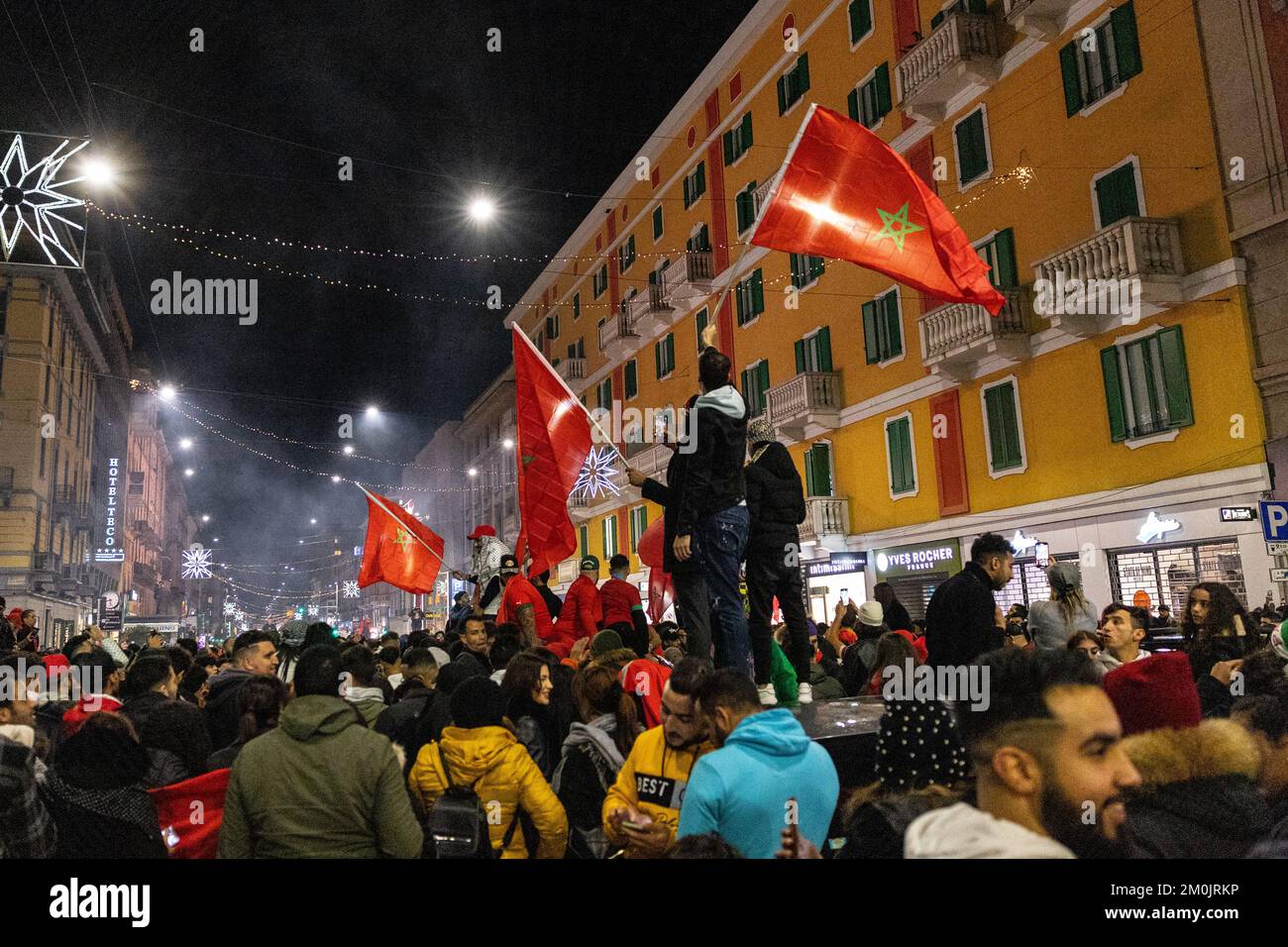 Milan, Italy, 06th Dec 2022. Moroccan Fans celebrate historic World Cup ...