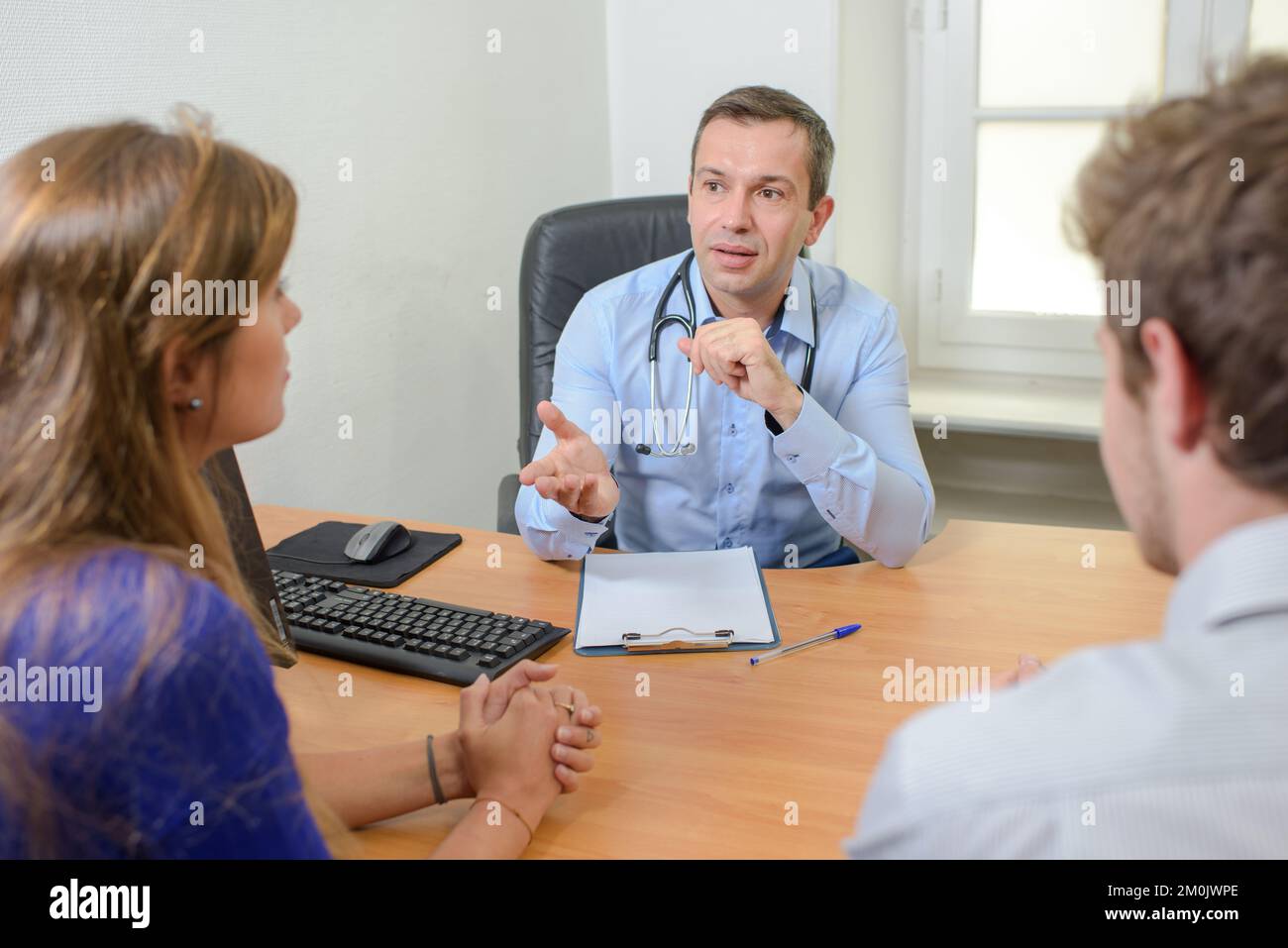 Ivf couple doctor hi-res stock photography and images - Alamy