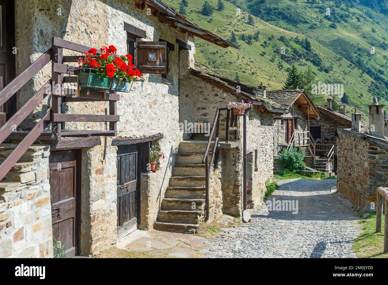 Case in legno hi-res stock photography and images - Alamy