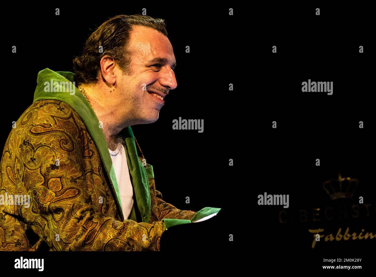 Milan, Italy. 06th Dec, 2022. Canadian musician, songwriter, and producer  Chilly Gonzales performs in concert at Teatro Lirico Giorgio Gaber. Credit:  SOPA Images Limited/Alamy Live News Stock Photo - Alamy