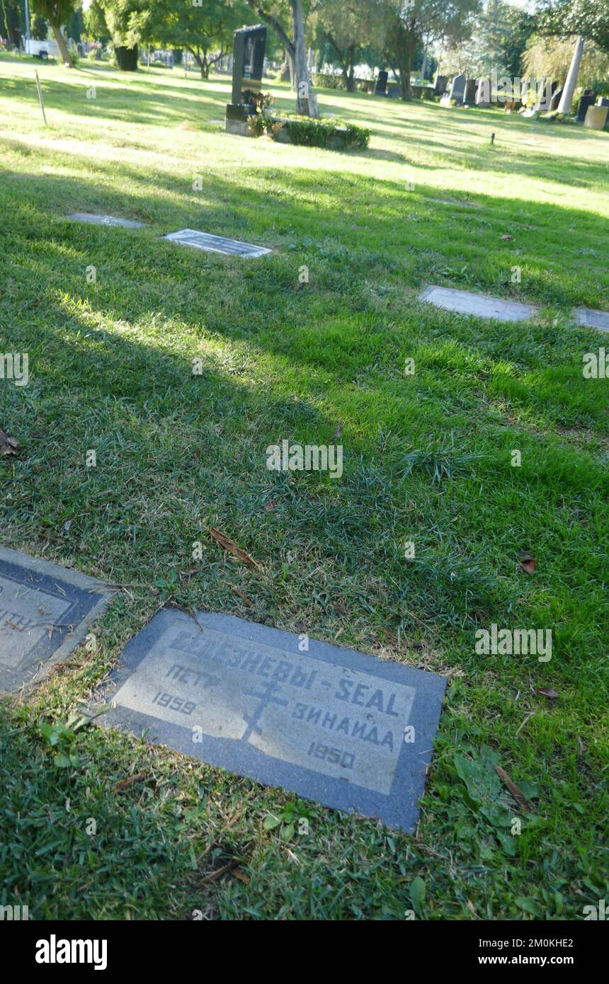 Los Angeles, California, USA 3rd December 2022 Actor Peter Seal's Grave
