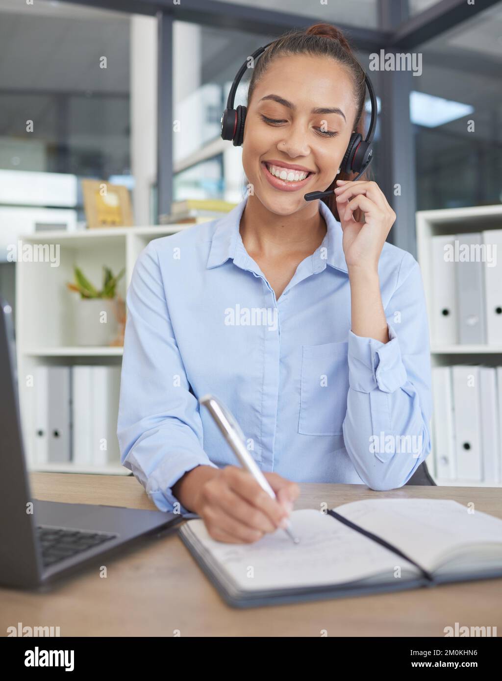 In service notes hi-res stock photography and images - Alamy