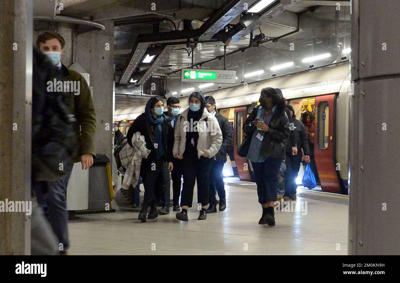 London Underground passengers wearing face masks Stock Photo Alamy