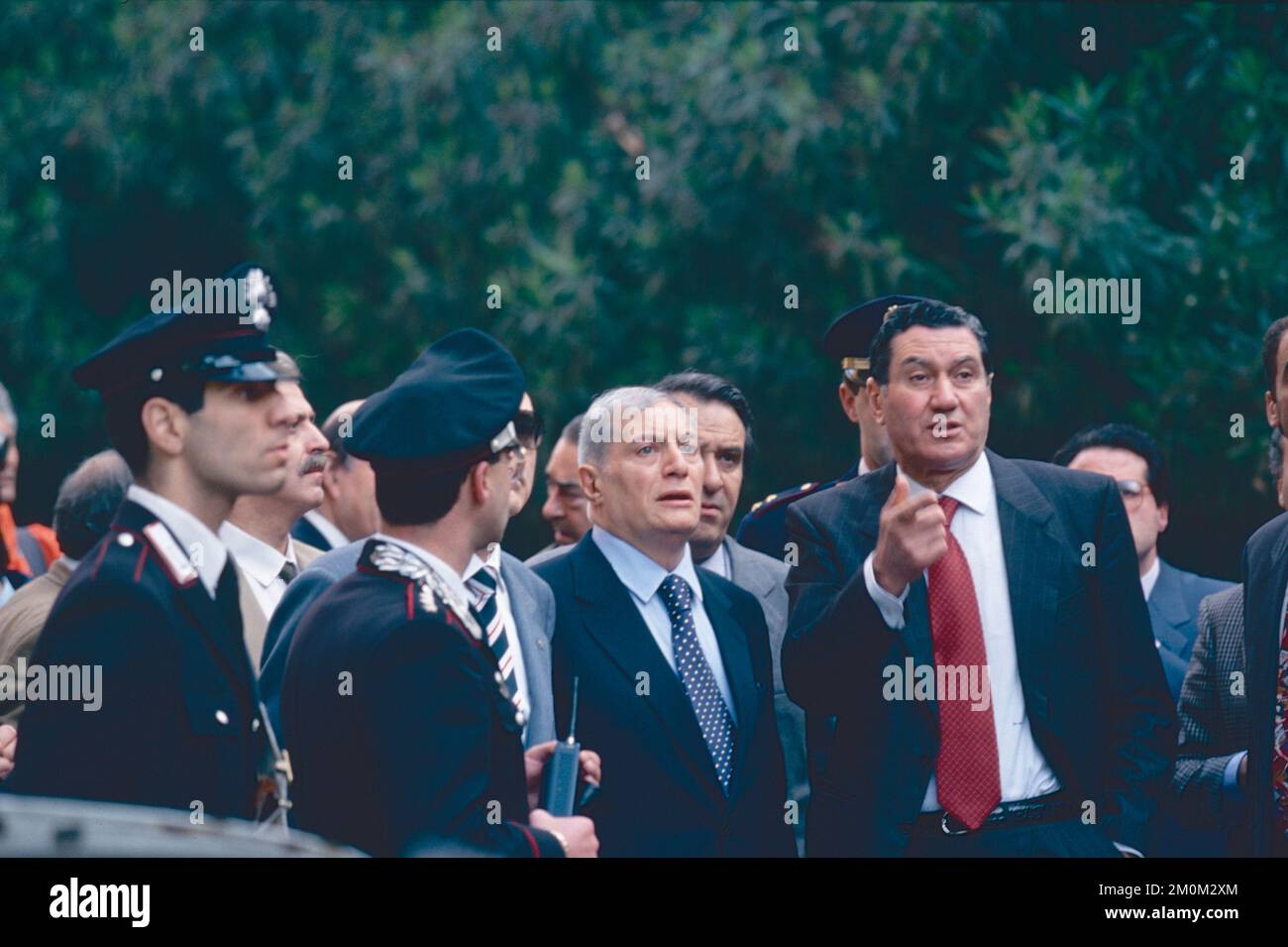 Italian Interior Minister Nicola Mancino (right) and Police Chief Vincenzo Parisi at the site of the mafia-terrorist bombing attack in Via Ruggero Fauro, Rome, Italy 1992 Stock Photo