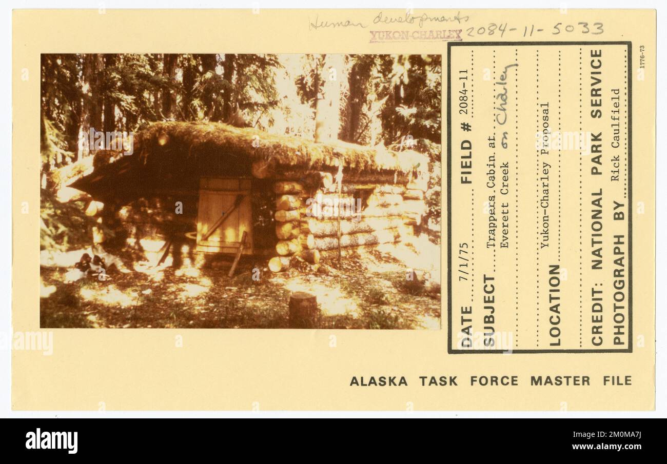 Trapper's cabin at Everett Creek on Charley. Alaska Task Force Photographs Stock Photo