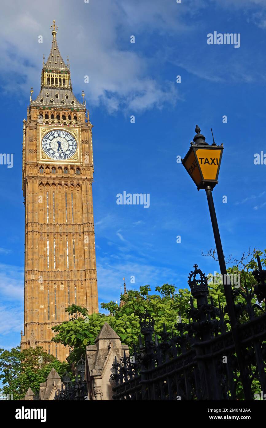 Big Ben clock and houses of parliament, taxi stand, British seat of government, Westminster, London, England, UK, SW1A 0AA Stock Photo
