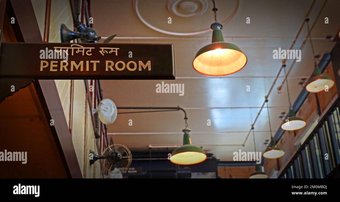 Mumbai Irani café and Permit Room recreated in Dishoom restaurant , London & Edinburgh , UK Stock Photo