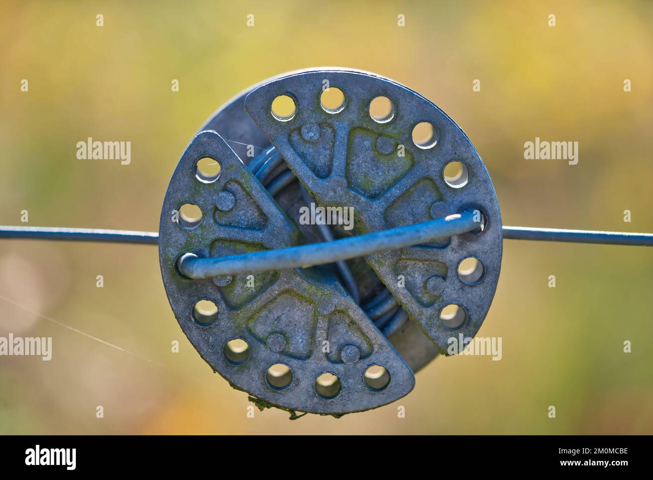 Fence tensioner fotografías e imágenes de alta resolución - Alamy