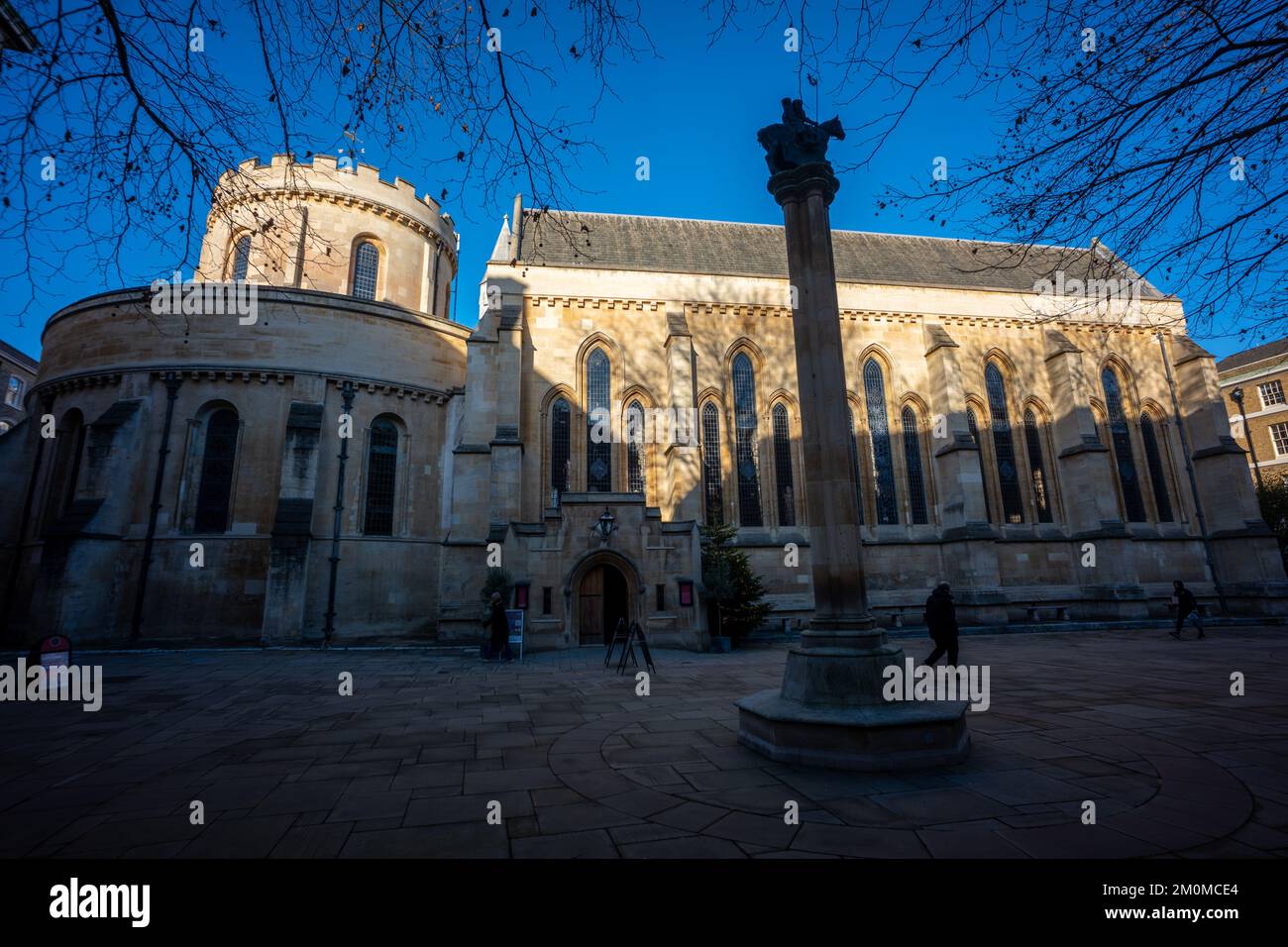 Millennium Column in Temple Court, outside Temple church, showing two knights on one horse, Knights Templar seal. London, UK Stock Photo