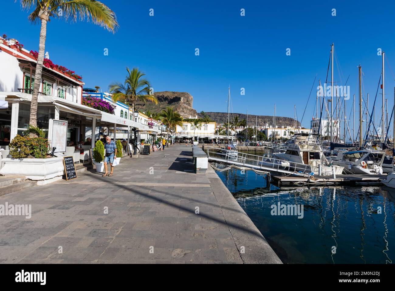 Puerto de mogan hi-res stock photography and images - Alamy