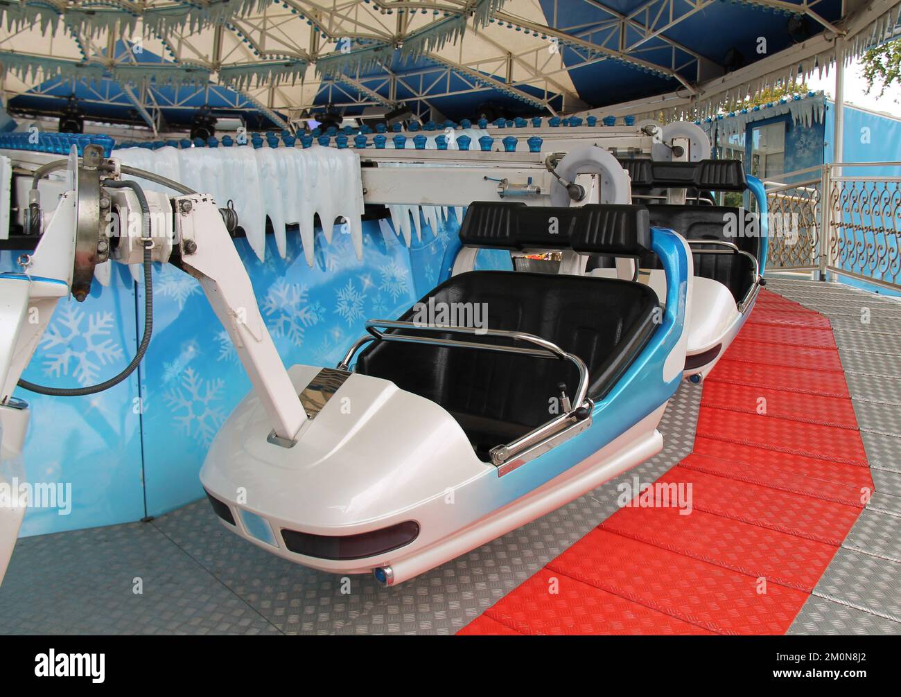 The Seats and Carriage of a Fast Spinning Fun Fair Ride Stock Photo Alamy