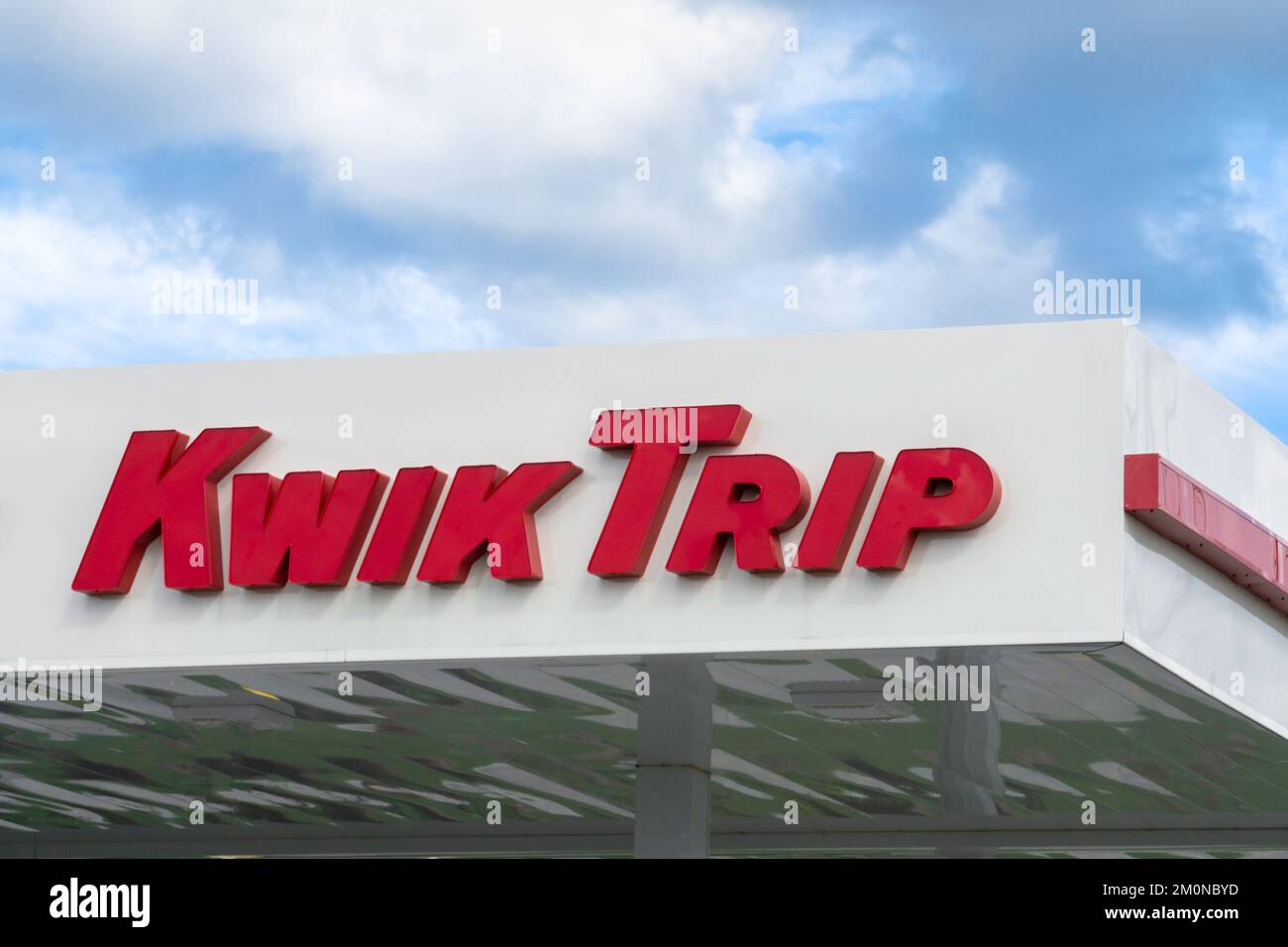 SOMERSET WI/USA SEPTEMBER 10, 2020 Kwik Trip retail convenience