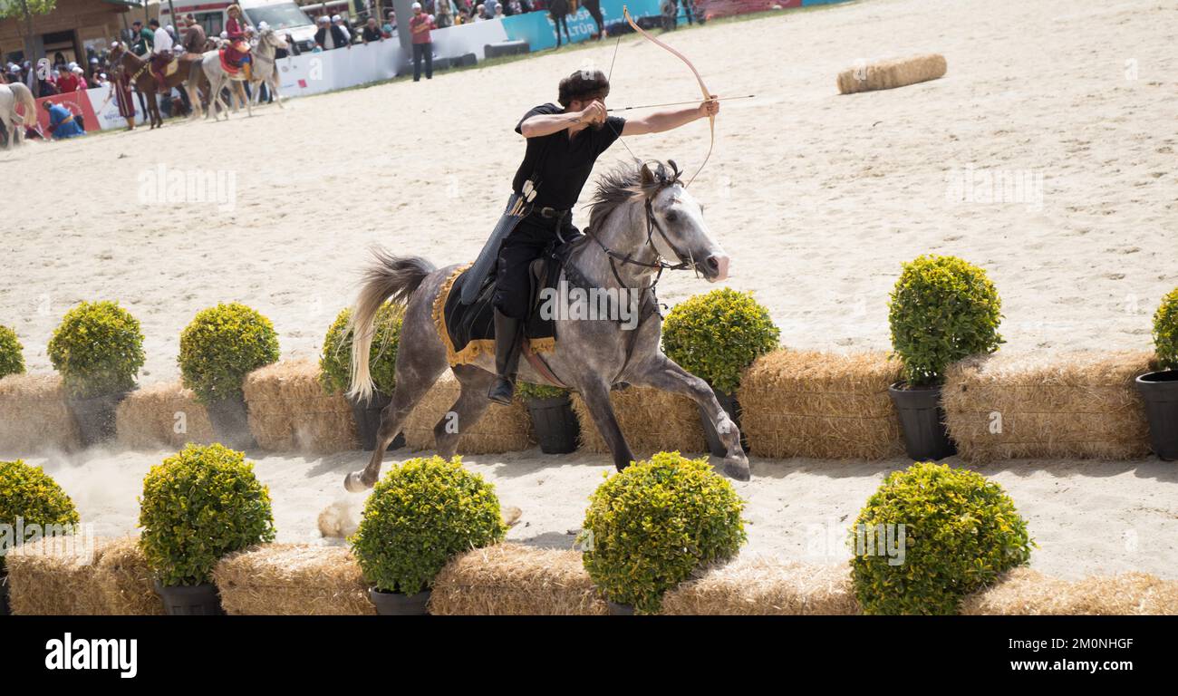 Ottoman archer riding and shooting on horseback Stock Photo - Alamy